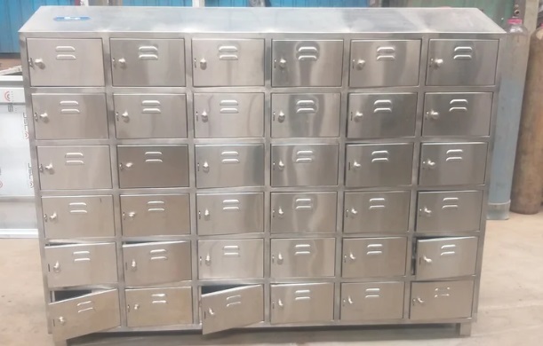 Stainless Steel Apron Locker